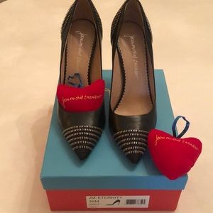 Gorgeous Jean-Michel Cazabat Eternity black pumps with zipper detail.